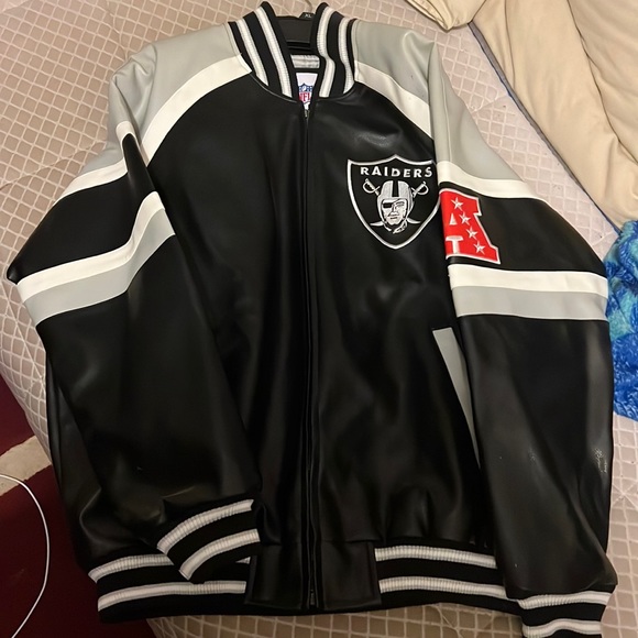 NFL Other - Never worn size XL bought it for over 100$ selling for 100$ firm